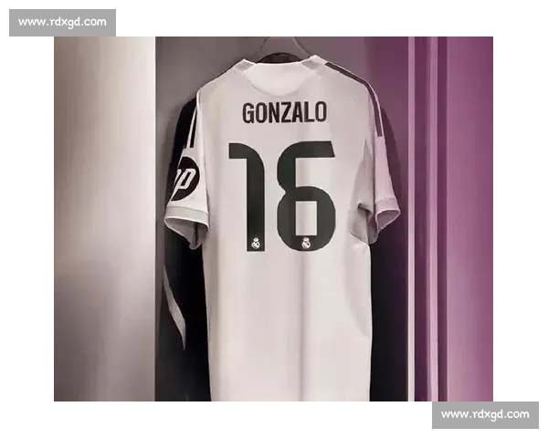 官方：27 岁门将巴列斯自由身回归贝蒂斯 青训出身签约至 2030 年