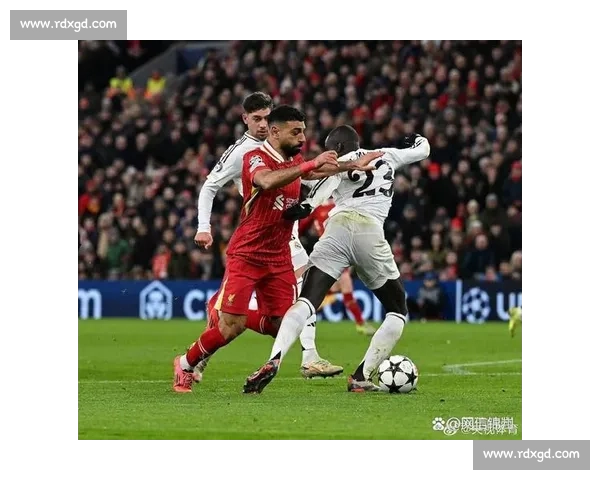 麦卡利斯特揭秘欧冠冲突！登贝莱穿裆嘲讽险酿大祸