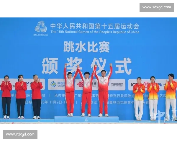 双姝闪耀!中国女篮女排双夺冠