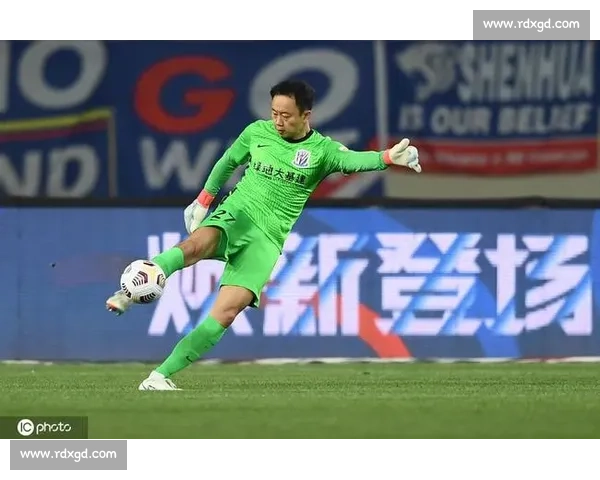 官方：27 岁门将巴列斯自由身回归贝蒂斯 青训出身签约至 2030 年