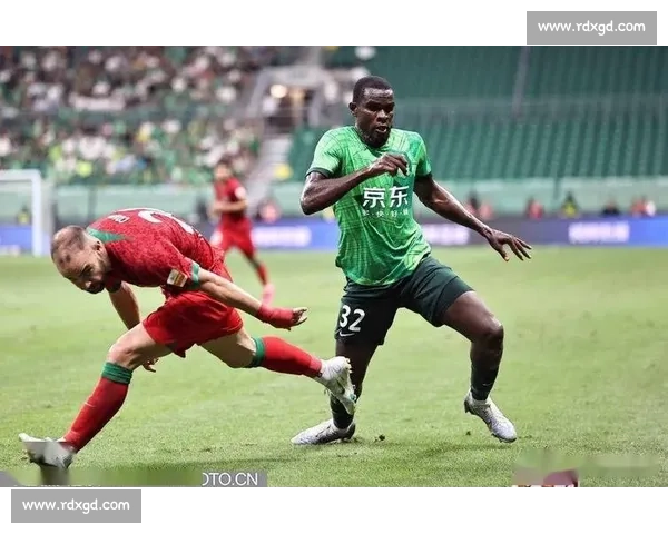 恩加德乌头球造门将乌龙 国安半场 1-0 领先西海岸
