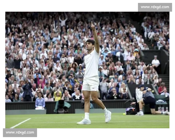 温网 2025 激情开赛:阿尔卡拉斯五盘鏖战开门红,郑钦文补赛成焦点