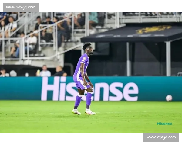 尤文 5 年 600 万欧锁定小孔塞桑，波尔图坚持 3000 万欧一分不让