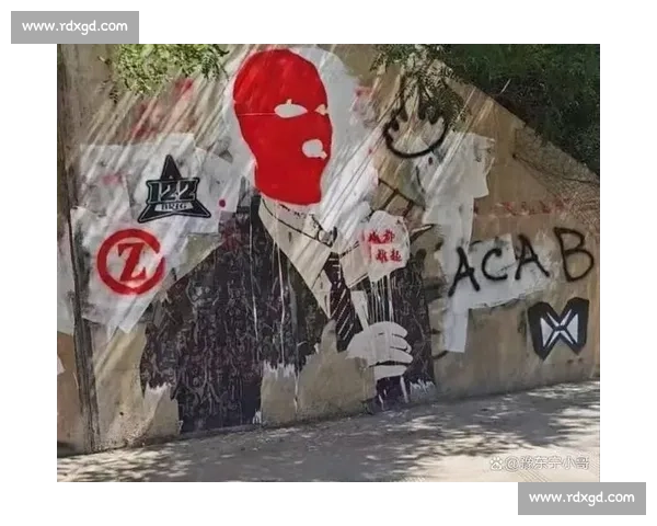 河南队通报成都球迷严重违规 恶意涂鸦亵渎足球精神